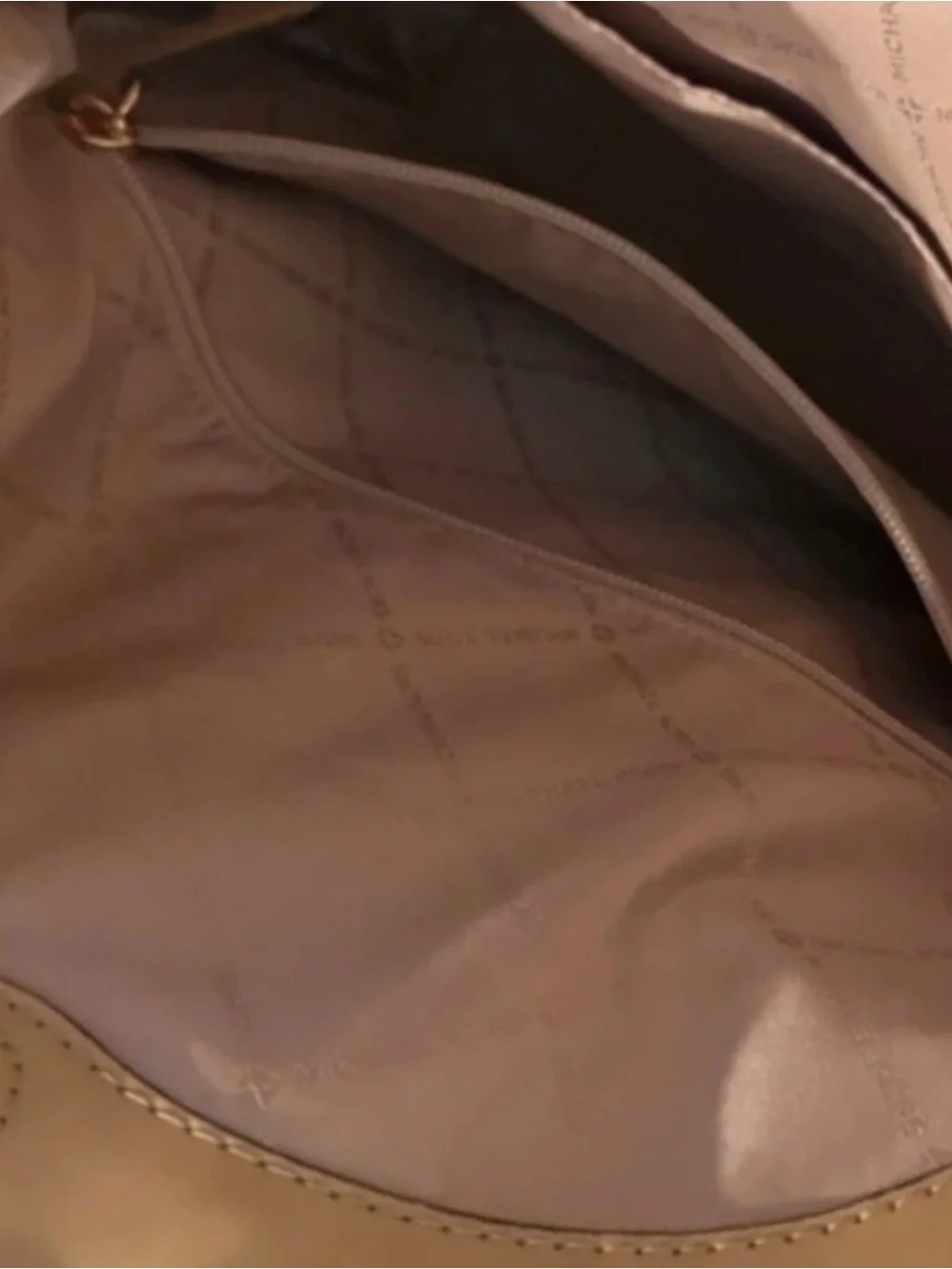 Michael Kors Large Gabby Hobo Bag with adjustable strap